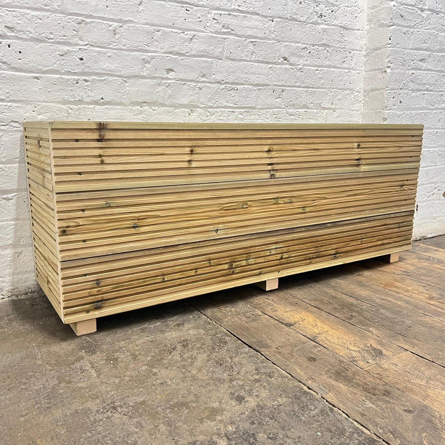 4ft Long 3 Board High Wooden Decking Planter –  120 × 35 × 48 cm