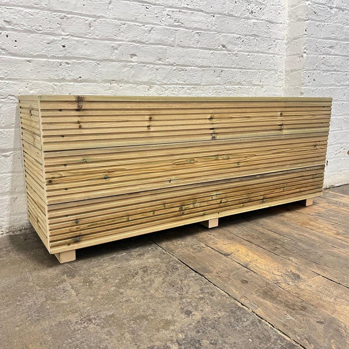 4ft Long 3 Board High Wooden Decking Planter –  120 × 35 × 48 cm