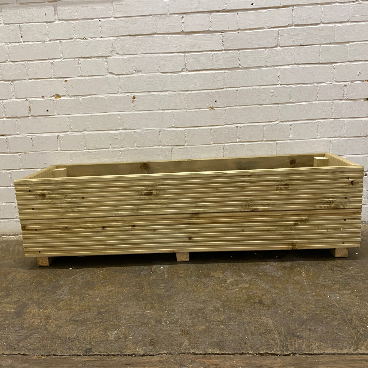 4ft (120 cm) Wooden Decking Planter – 120 × 35 × 33 cm