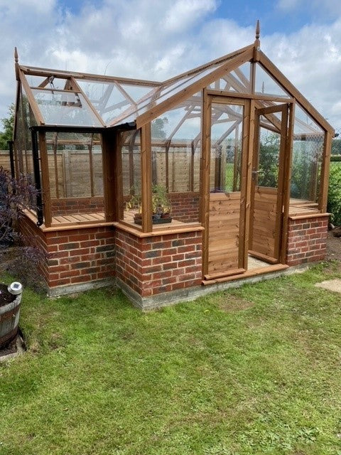 Swan Greenhouse 8'9 x 26'2