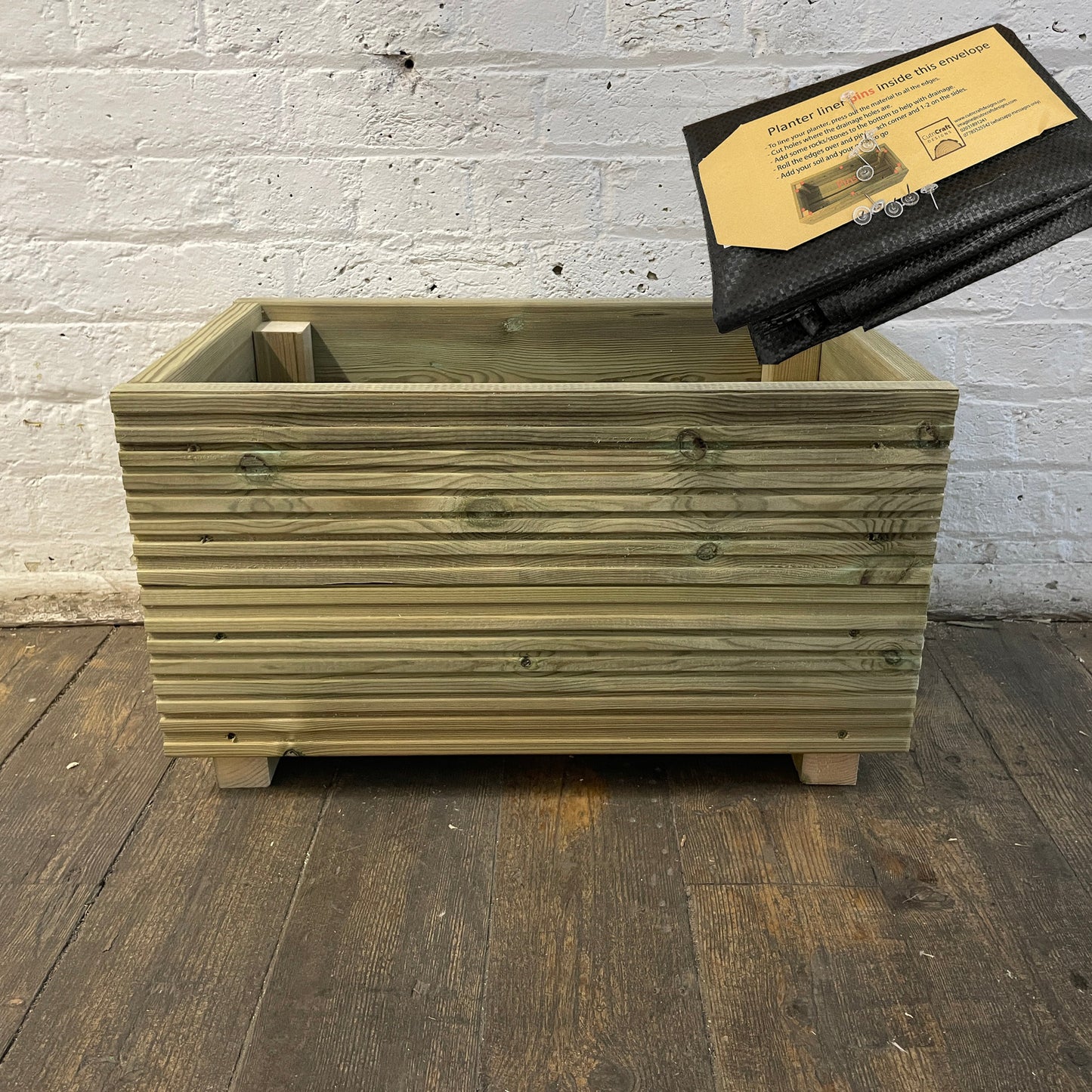 Medium Wooden Decking Planter – 57 × 35 × 33 cm