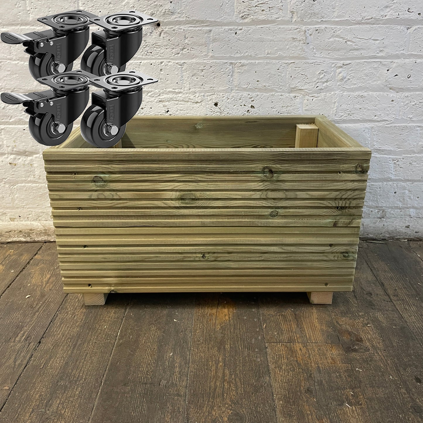 Medium Wooden Decking Planter – 57 × 35 × 33 cm