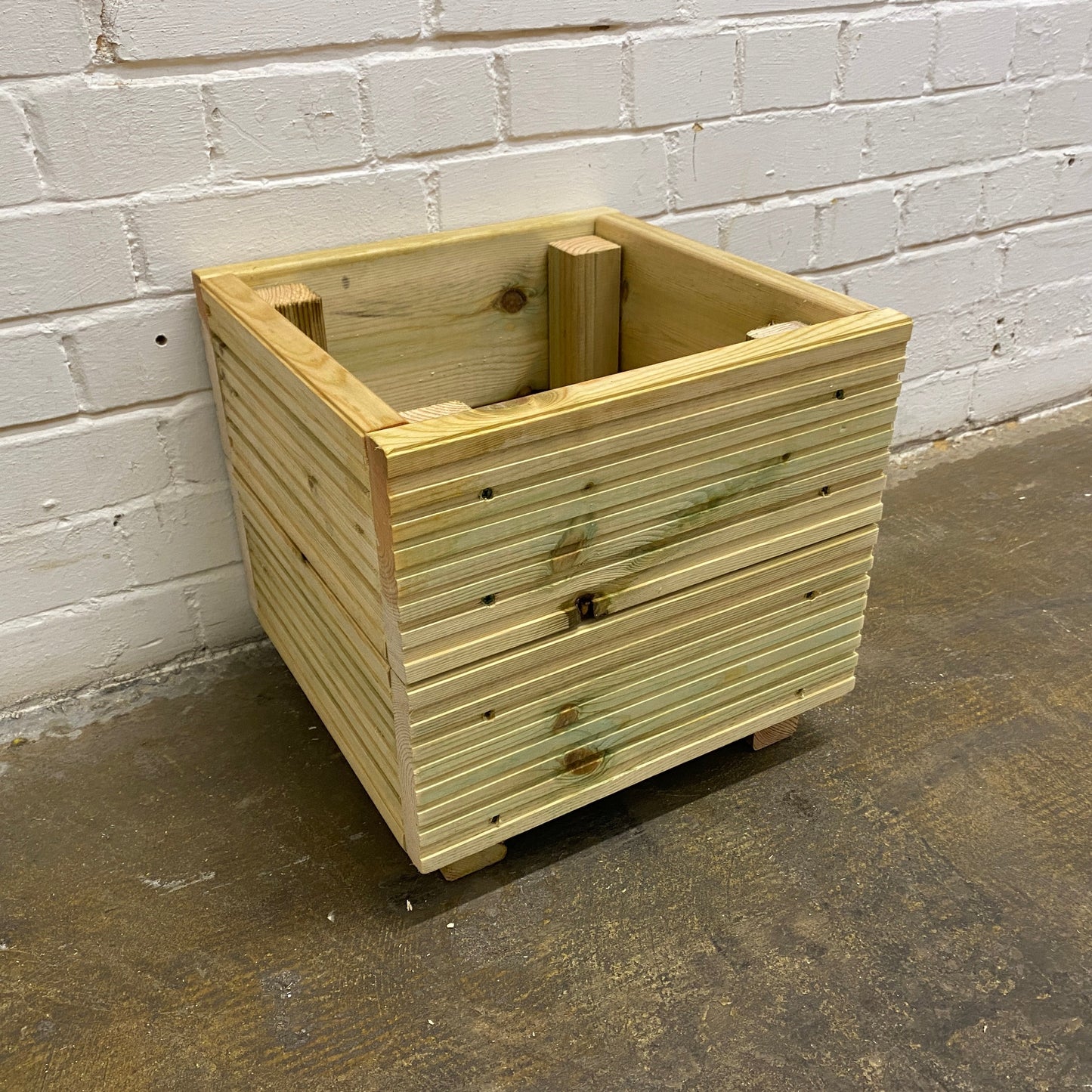 Small Wooden Decking Planter –  35 × 35 × 33 cm