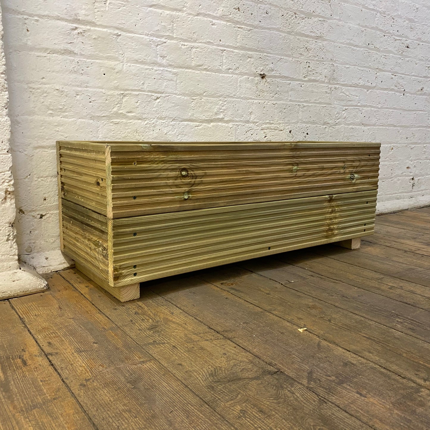 Large Wooden Decking Planter – 88 × 35 × 33 cm