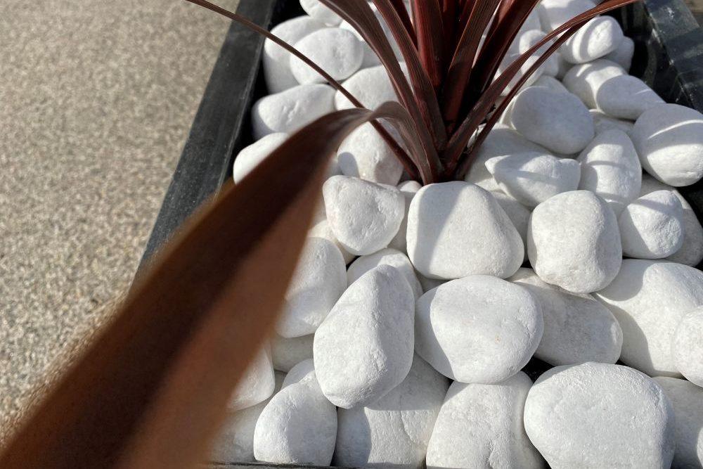 40-80mm Polar White Cobbles