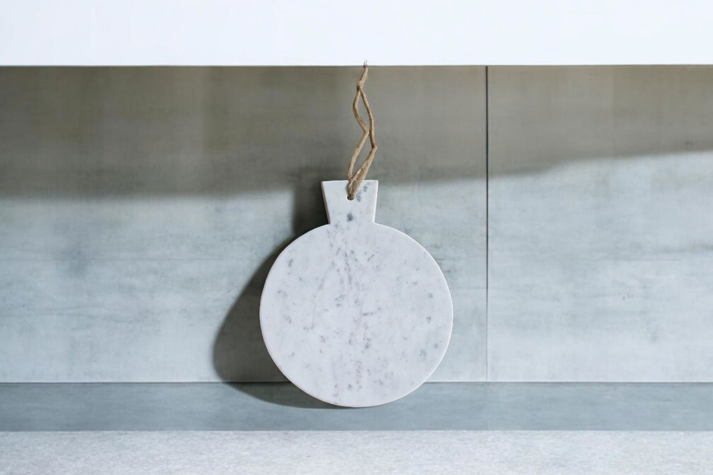 White Round Marble Chopping Board 31x25cm