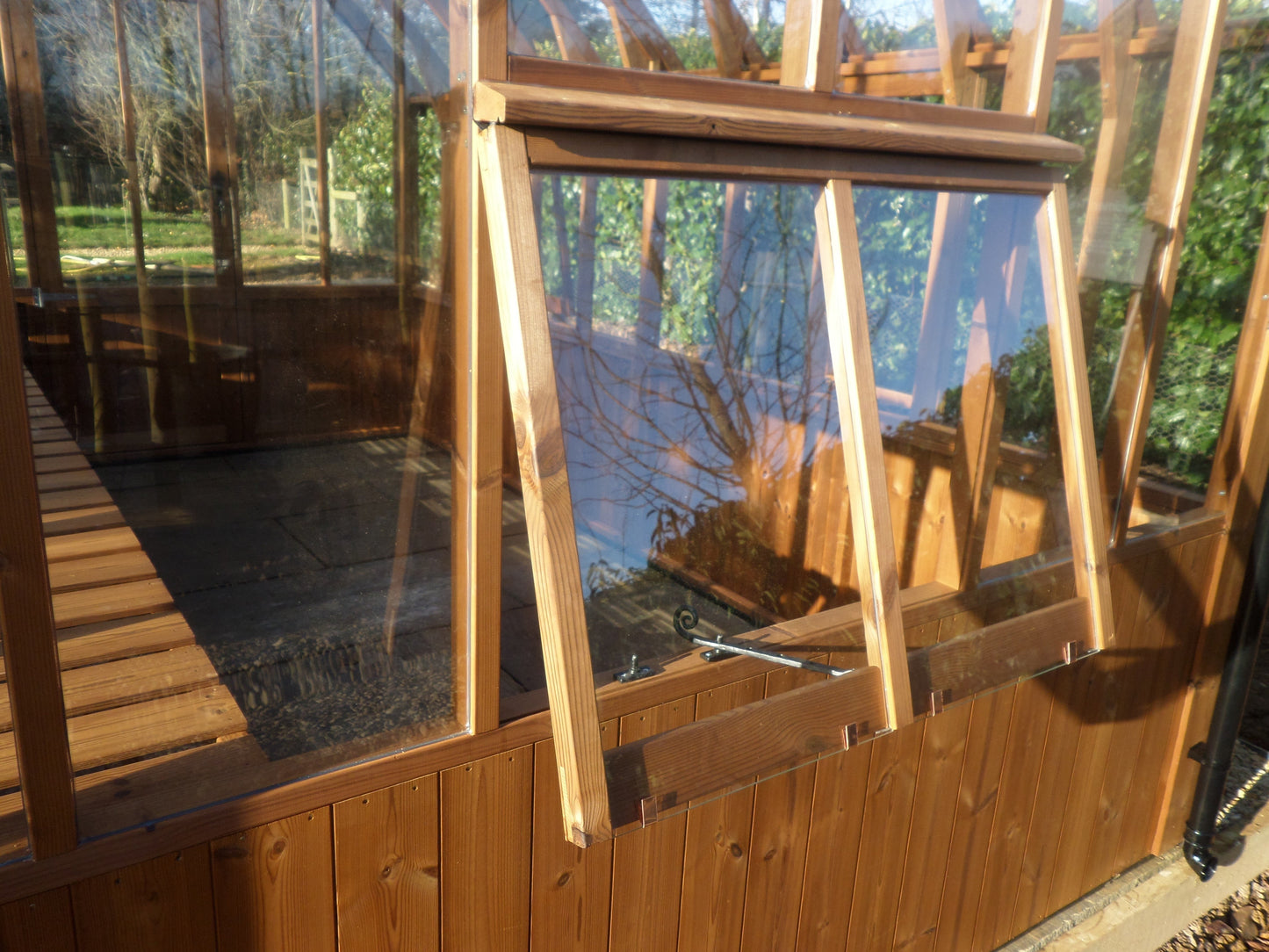 The Eagle Greenhouse 8'3 x 18'6