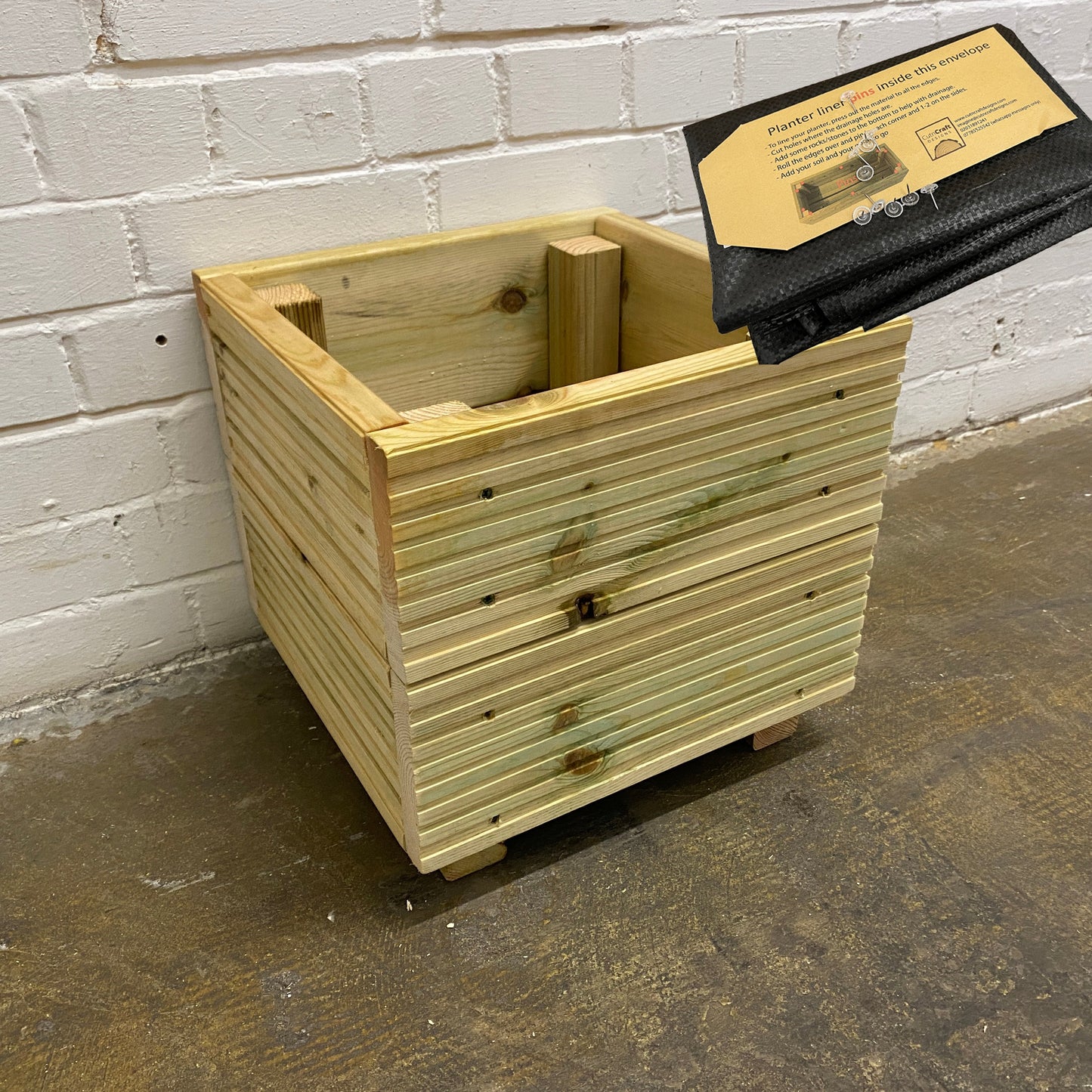 Small Wooden Decking Planter –  35 × 35 × 33 cm