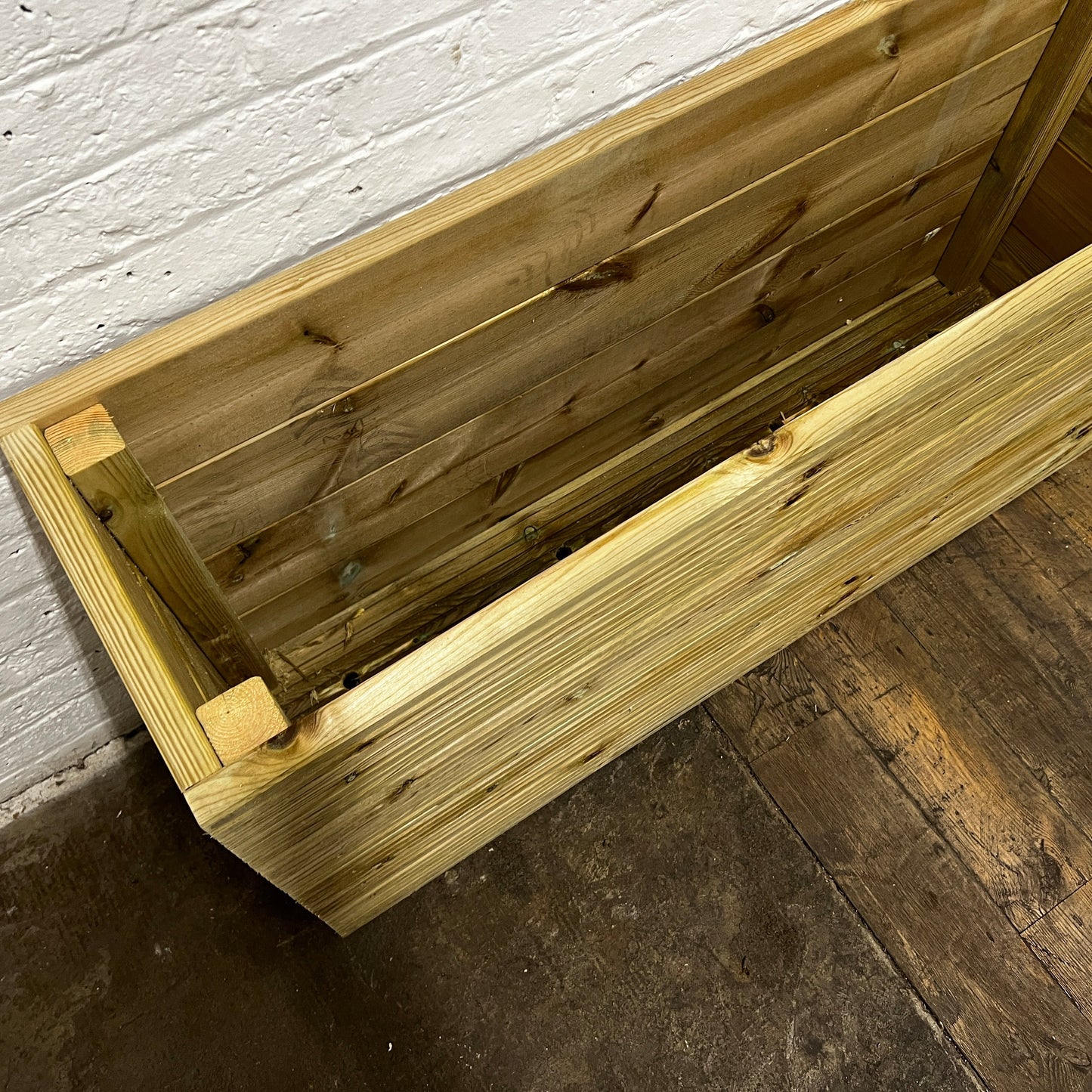 Tall 1-Meter Wooden Decking Planter – 100 × 35 × 63 cm