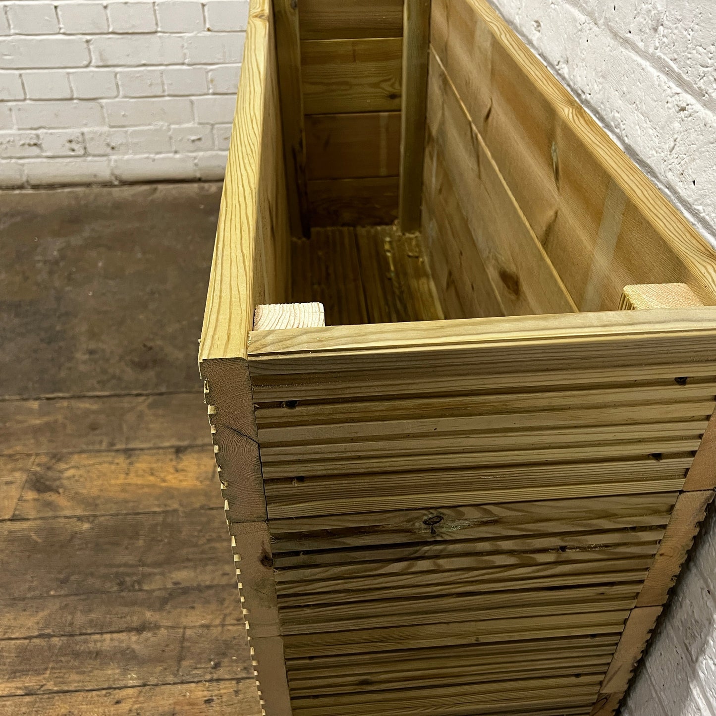Tall 1-Meter Wooden Decking Planter – 100 × 35 × 63 cm