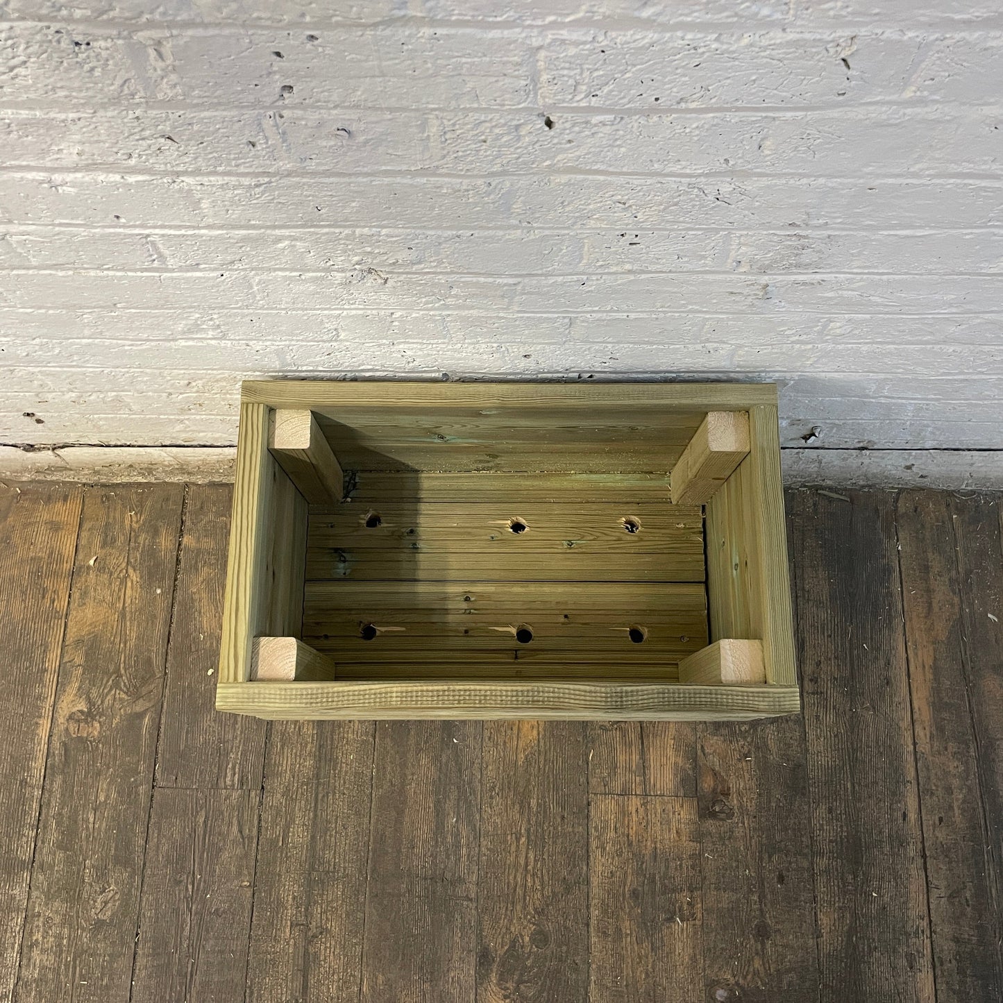 Medium Wooden Decking Planter – 57 × 35 × 33 cm
