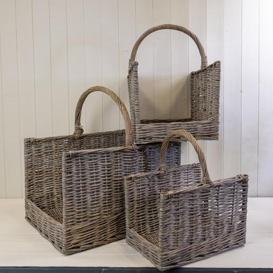 Set of 3 square greywashed baskets: S H42 X L25  M: H52 X L30  L: H59 X L35 cm